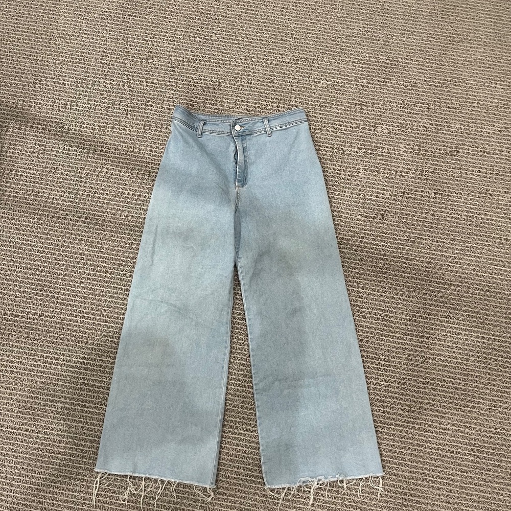 Wide leg blue jeans